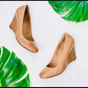 NWOT Clarks Indigo Tan Nude Wedge Heel